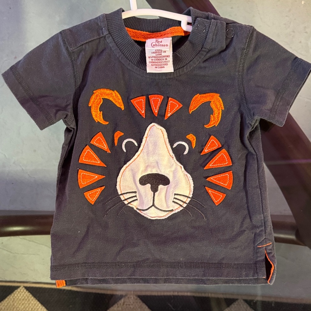 Charcoal Lion Face Tee